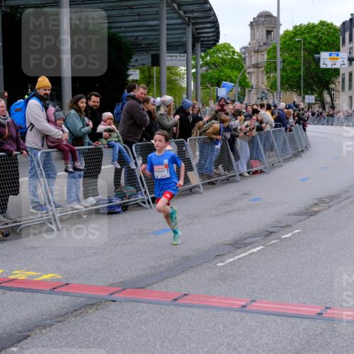 25.04.2026 - Das Zehntel Tim E. http://msf.ph/oto/9573473 25.04.2026 10:46:15 Ziel 5519, 6318, 7967 meine-sportfotos.de