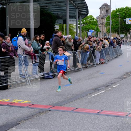 25.04.2026 - Das Zehntel Tim E. http://msf.ph/oto/9573474 25.04.2026 10:46:15 Ziel 5519, 6318, 7967 meine-sportfotos.de