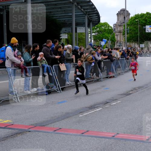 25.04.2026 - Das Zehntel Tim E. http://msf.ph/oto/9573491 25.04.2026 10:46:29 Ziel 5487, 6507 meine-sportfotos.de
