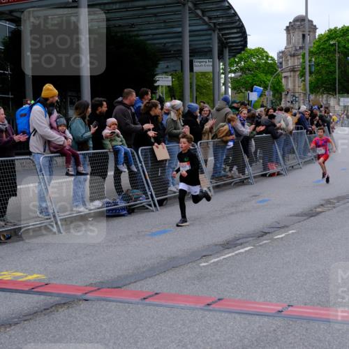 25.04.2026 - Das Zehntel Tim E. http://msf.ph/oto/9573492 25.04.2026 10:46:29 Ziel 5487, 6507 meine-sportfotos.de