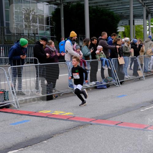 25.04.2026 - Das Zehntel Tim E. http://msf.ph/oto/9573494 25.04.2026 10:46:30 Ziel 5487, 6507 meine-sportfotos.de