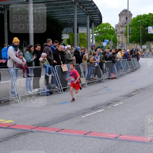 25.04.2026 - Das Zehntel Tim E. http://msf.ph/oto/9573498 25.04.2026 10:46:31 Ziel 5487, 6507 meine-sportfotos.de