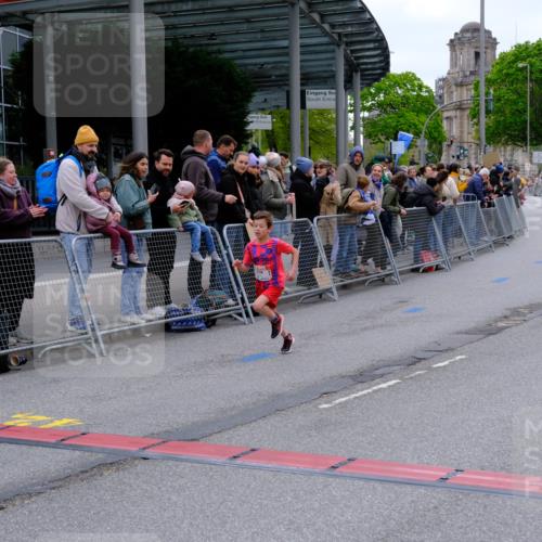 25.04.2026 - Das Zehntel Tim E. http://msf.ph/oto/9573499 25.04.2026 10:46:31 Ziel 5487, 6507 meine-sportfotos.de