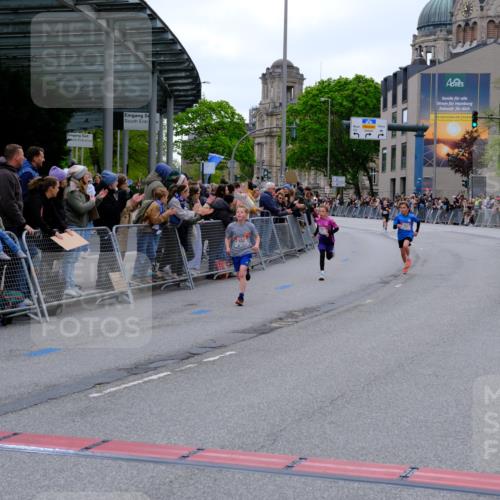 25.04.2026 - Das Zehntel Tim E. http://msf.ph/oto/9573511 25.04.2026 10:46:42 Ziel 6334, 6726, 6753 meine-sportfotos.de
