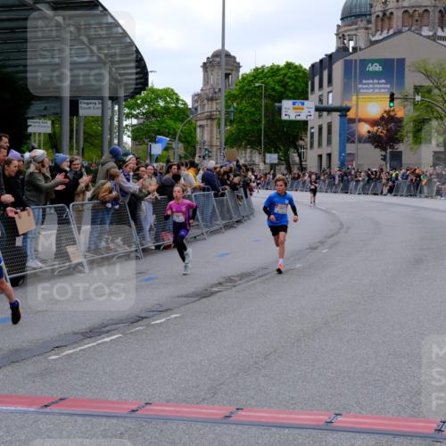 25.04.2026 - Das Zehntel Tim E. http://msf.ph/oto/9573517 25.04.2026 10:46:43 Ziel 6334, 6726, 6753 meine-sportfotos.de