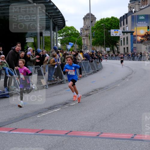 25.04.2026 - Das Zehntel Tim E. http://msf.ph/oto/9573524 25.04.2026 10:46:44 Ziel 6334, 6726, 6753 meine-sportfotos.de