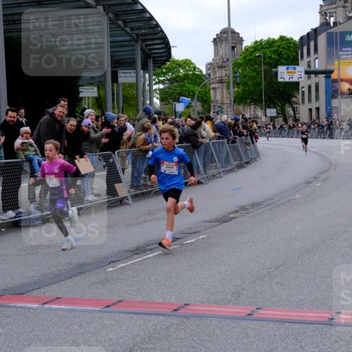 25.04.2026 - Das Zehntel Tim E. http://msf.ph/oto/9573525 25.04.2026 10:46:44 Ziel 6334, 6726, 6753 meine-sportfotos.de