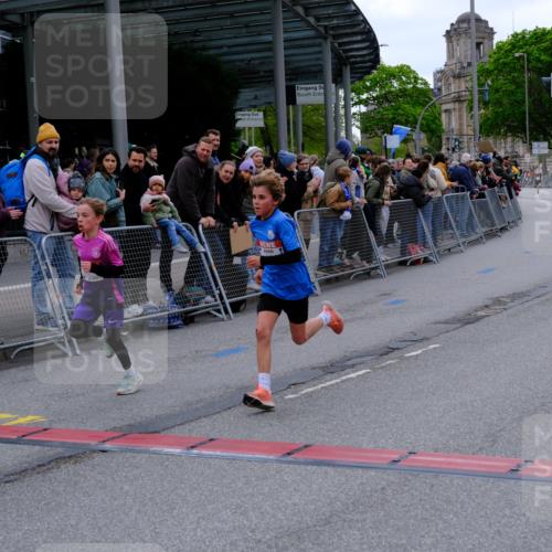 25.04.2026 - Das Zehntel Tim E. http://msf.ph/oto/9573528 25.04.2026 10:46:45 Ziel 6334, 6726, 6753 meine-sportfotos.de