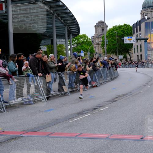 25.04.2026 - Das Zehntel Tim E. http://msf.ph/oto/9573534 25.04.2026 10:46:50 Ziel 6334, 6682, 6726, 6753 meine-sportfotos.de