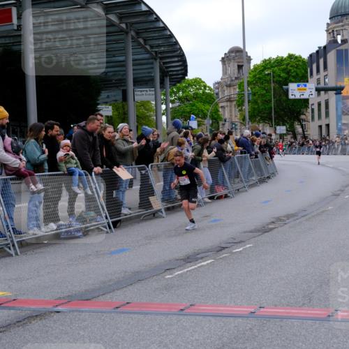 25.04.2026 - Das Zehntel Tim E. http://msf.ph/oto/9573535 25.04.2026 10:46:50 Ziel 6334, 6682, 6726, 6753 meine-sportfotos.de