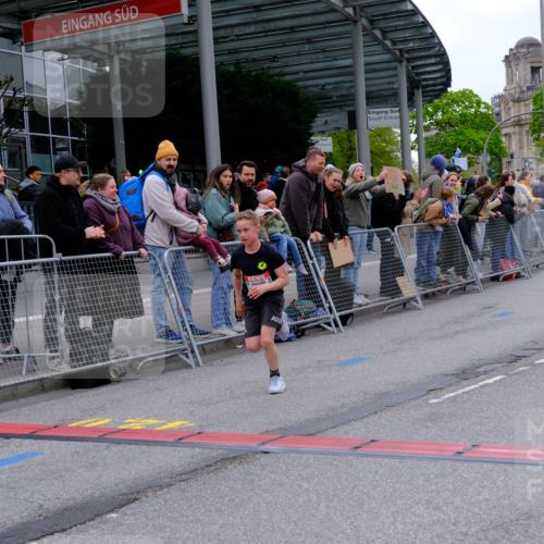 25.04.2026 - Das Zehntel Tim E. http://msf.ph/oto/9573539 25.04.2026 10:46:51 Ziel 6334, 6682, 6753 meine-sportfotos.de