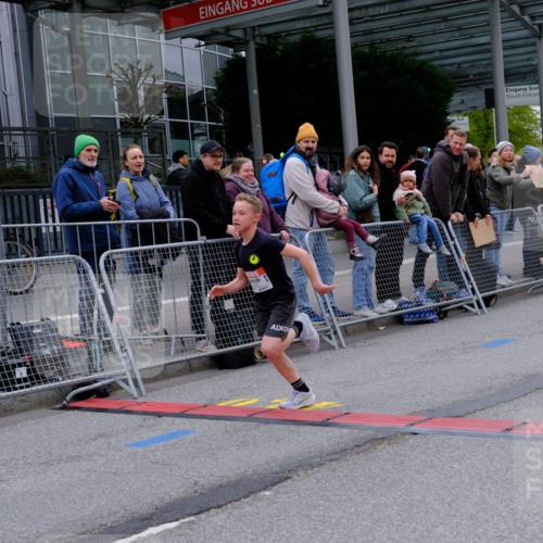 25.04.2026 - Das Zehntel Tim E. http://msf.ph/oto/9573542 25.04.2026 10:46:51 Ziel 6334, 6682, 6753 meine-sportfotos.de