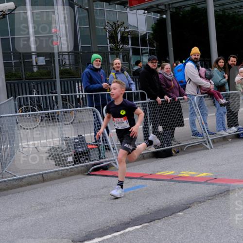 25.04.2026 - Das Zehntel Tim E. http://msf.ph/oto/9573544 25.04.2026 10:46:52 Ziel 6682 meine-sportfotos.de