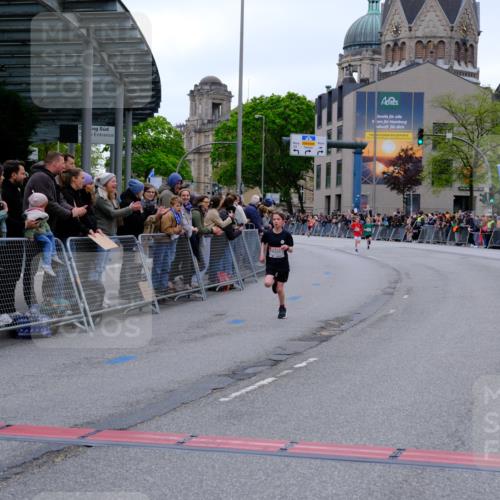 25.04.2026 - Das Zehntel Tim E. http://msf.ph/oto/9573547 25.04.2026 10:46:58 Ziel 5573, 6682 meine-sportfotos.de