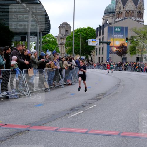 25.04.2026 - Das Zehntel Tim E. http://msf.ph/oto/9573548 25.04.2026 10:46:58 Ziel 5573, 6682 meine-sportfotos.de