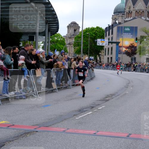 25.04.2026 - Das Zehntel Tim E. http://msf.ph/oto/9573551 25.04.2026 10:46:58 Ziel 5573, 6682 meine-sportfotos.de
