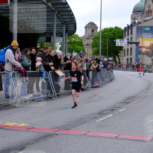 25.04.2026 - Das Zehntel Tim E. http://msf.ph/oto/9573553 25.04.2026 10:46:59 Ziel 5573 meine-sportfotos.de