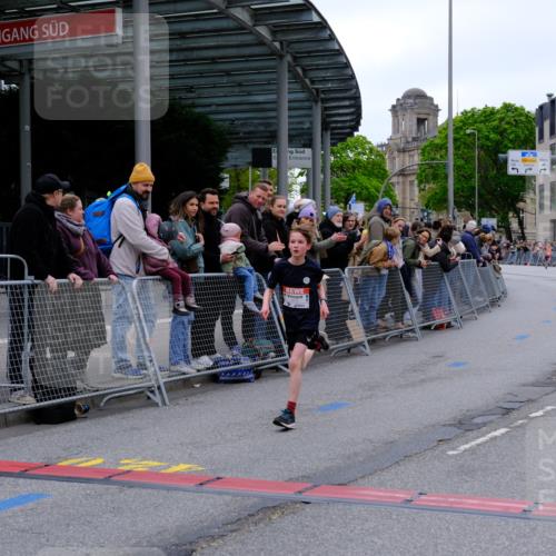 25.04.2026 - Das Zehntel Tim E. http://msf.ph/oto/9573556 25.04.2026 10:46:59 Ziel 5573 meine-sportfotos.de