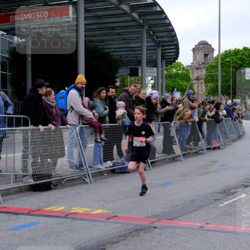 25.04.2026 - Das Zehntel Tim E. http://msf.ph/oto/9573557 25.04.2026 10:46:59 Ziel 5573 meine-sportfotos.de