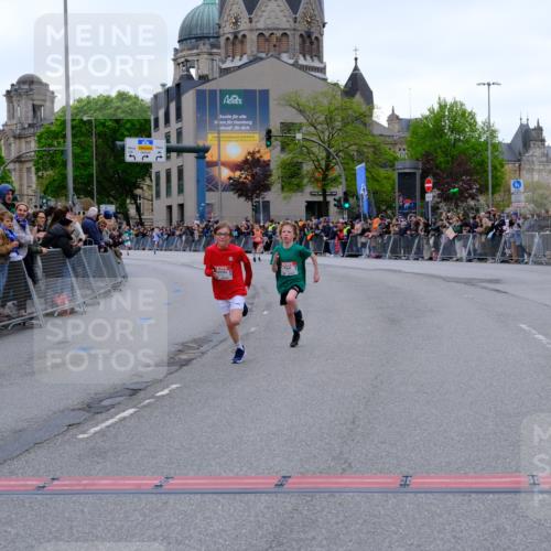 25.04.2026 - Das Zehntel Tim E. http://msf.ph/oto/9573562 25.04.2026 10:47:06 Ziel 5573, 6158, 7984 meine-sportfotos.de