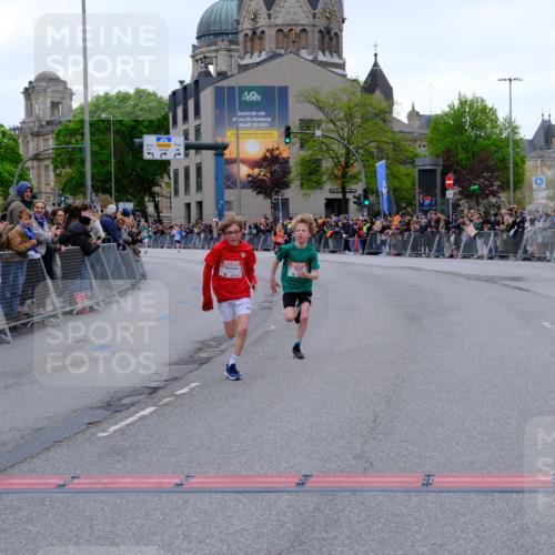 25.04.2026 - Das Zehntel Tim E. http://msf.ph/oto/9573564 25.04.2026 10:47:06 Ziel 5573, 6158, 7984 meine-sportfotos.de