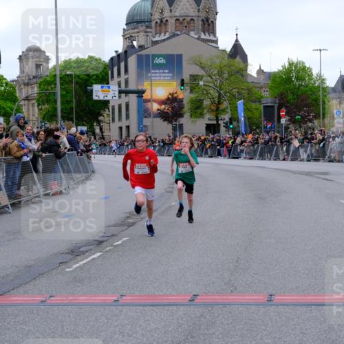 25.04.2026 - Das Zehntel Tim E. http://msf.ph/oto/9573565 25.04.2026 10:47:06 Ziel 5573, 6158, 7984 meine-sportfotos.de