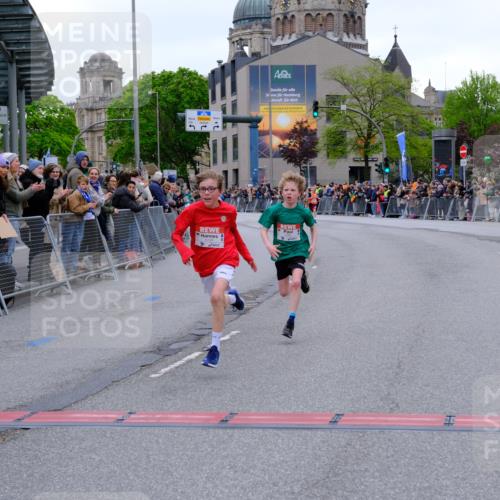 25.04.2026 - Das Zehntel Tim E. http://msf.ph/oto/9573566 25.04.2026 10:47:06 Ziel 5573, 6158, 7984 meine-sportfotos.de