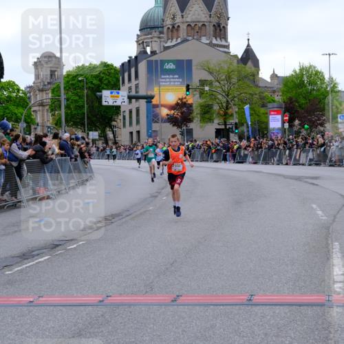 25.04.2026 - Das Zehntel Tim E. http://msf.ph/oto/9573575 25.04.2026 10:47:13 Ziel 6158, 7412, 7742, 7961, 7984 meine-sportfotos.de