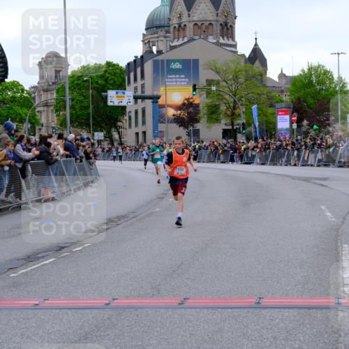 25.04.2026 - Das Zehntel Tim E. http://msf.ph/oto/9573576 25.04.2026 10:47:13 Ziel 6158, 7412, 7742, 7961, 7984 meine-sportfotos.de