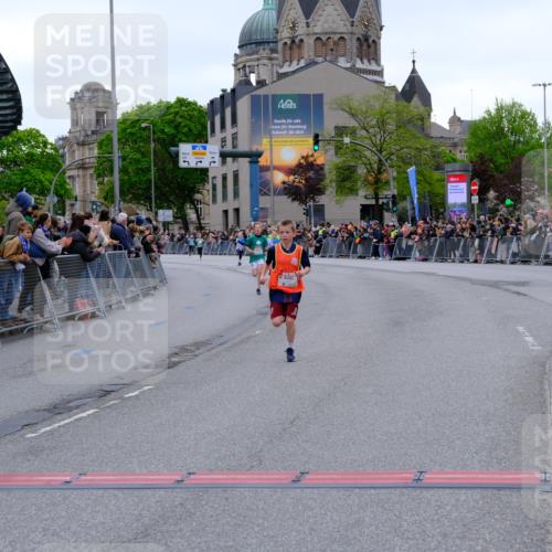 25.04.2026 - Das Zehntel Tim E. http://msf.ph/oto/9573577 25.04.2026 10:47:13 Ziel 6158, 7412, 7742, 7961, 7984 meine-sportfotos.de