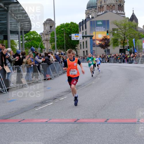 25.04.2026 - Das Zehntel Tim E. http://msf.ph/oto/9573581 25.04.2026 10:47:14 Ziel 7159, 7412, 7742, 7961 meine-sportfotos.de
