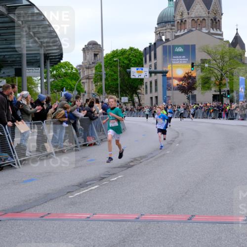 25.04.2026 - Das Zehntel Tim E. http://msf.ph/oto/9573590 25.04.2026 10:47:16 Ziel 7159, 7412, 7742, 7961 meine-sportfotos.de
