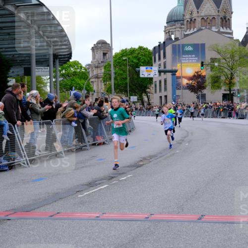 25.04.2026 - Das Zehntel Tim E. http://msf.ph/oto/9573591 25.04.2026 10:47:16 Ziel 7159, 7412, 7742, 7961 meine-sportfotos.de