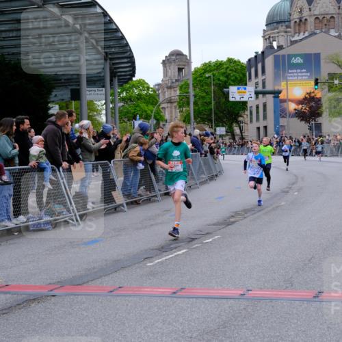 25.04.2026 - Das Zehntel Tim E. http://msf.ph/oto/9573594 25.04.2026 10:47:17 Ziel 7159, 7412, 7709, 7742, 7961 meine-sportfotos.de