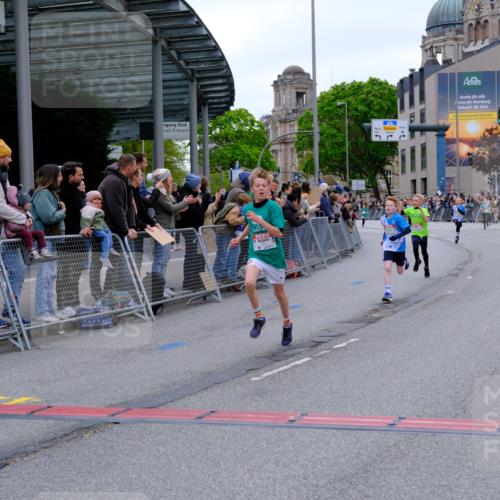 25.04.2026 - Das Zehntel Tim E. http://msf.ph/oto/9573596 25.04.2026 10:47:17 Ziel 7159, 7412, 7709, 7742, 7961 meine-sportfotos.de