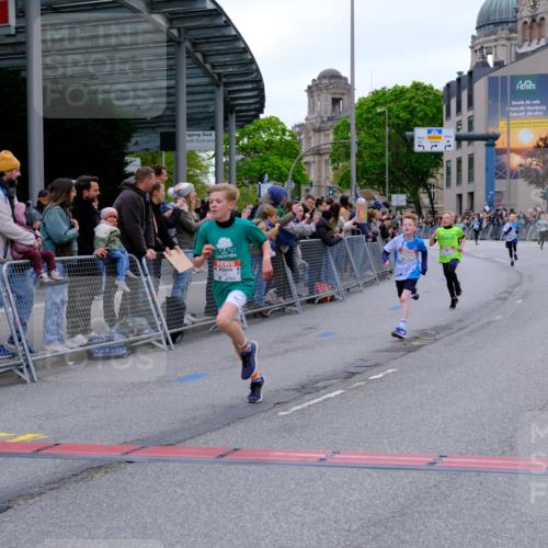25.04.2026 - Das Zehntel Tim E. http://msf.ph/oto/9573599 25.04.2026 10:47:17 Ziel 7159, 7412, 7709, 7742, 7961 meine-sportfotos.de