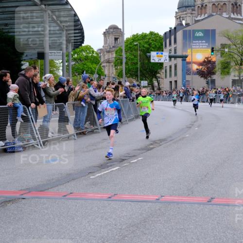 25.04.2026 - Das Zehntel Tim E. http://msf.ph/oto/9573601 25.04.2026 10:47:18 Ziel 7159, 7412, 7709, 7742, 7961 meine-sportfotos.de