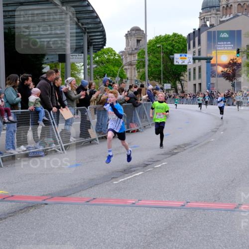 25.04.2026 - Das Zehntel Tim E. http://msf.ph/oto/9573603 25.04.2026 10:47:18 Ziel 7159, 7412, 7709, 7742, 7961 meine-sportfotos.de