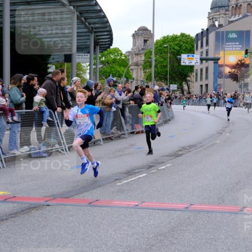 25.04.2026 - Das Zehntel Tim E. http://msf.ph/oto/9573606 25.04.2026 10:47:18 Ziel 7159, 7412, 7709, 7742, 7961 meine-sportfotos.de