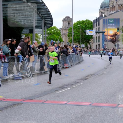 25.04.2026 - Das Zehntel Tim E. http://msf.ph/oto/9573607 25.04.2026 10:47:19 Ziel 7159, 7412, 7709, 7742, 7961 meine-sportfotos.de