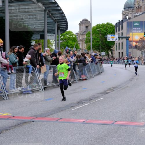 25.04.2026 - Das Zehntel Tim E. http://msf.ph/oto/9573608 25.04.2026 10:47:19 Ziel 7159, 7412, 7709, 7742, 7961 meine-sportfotos.de