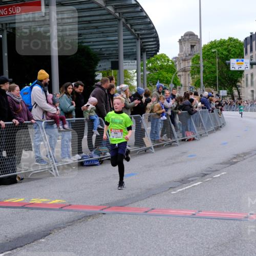 25.04.2026 - Das Zehntel Tim E. http://msf.ph/oto/9573611 25.04.2026 10:47:19 Ziel 7159, 7412, 7709, 7742, 7961 meine-sportfotos.de