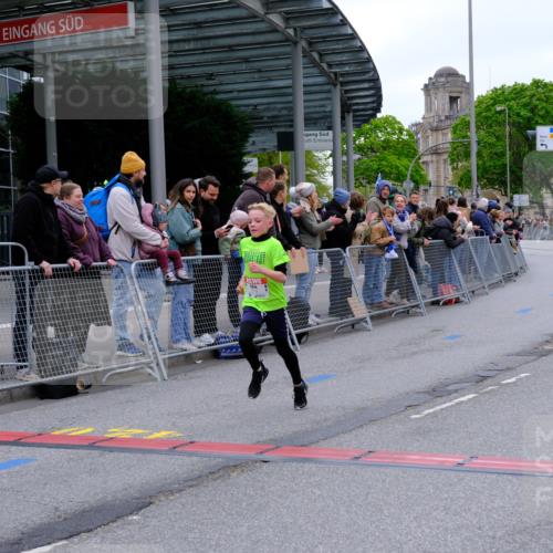 25.04.2026 - Das Zehntel Tim E. http://msf.ph/oto/9573612 25.04.2026 10:47:19 Ziel 7159, 7412, 7709, 7742, 7961 meine-sportfotos.de