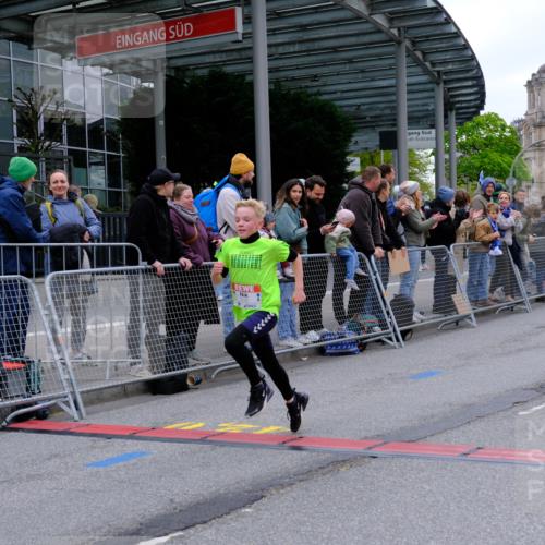 25.04.2026 - Das Zehntel Tim E. http://msf.ph/oto/9573615 25.04.2026 10:47:20 Ziel 7159, 7412, 7496, 7612, 7709, 7742, 7961 meine-sportfotos.de