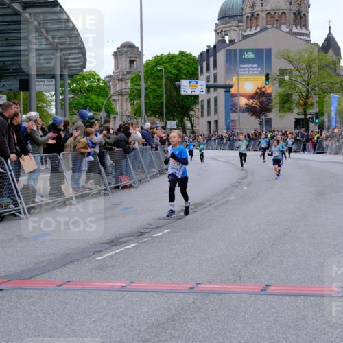 25.04.2026 - Das Zehntel Tim E. http://msf.ph/oto/9573617 25.04.2026 10:47:22 Ziel 6062, 6956, 7159, 7496, 7612, 7709, 7742, 7961 meine-sportfotos.de