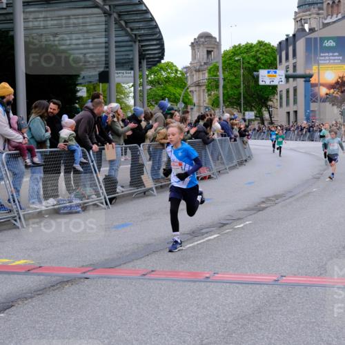 25.04.2026 - Das Zehntel Tim E. http://msf.ph/oto/9573620 25.04.2026 10:47:23 Ziel 6062, 6956, 7159, 7496, 7612, 7709, 7742, 7961 meine-sportfotos.de