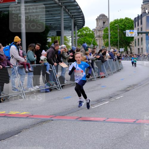 25.04.2026 - Das Zehntel Tim E. http://msf.ph/oto/9573622 25.04.2026 10:47:23 Ziel 6062, 6956, 7159, 7496, 7612, 7709, 7742, 7961 meine-sportfotos.de