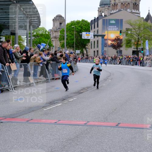 25.04.2026 - Das Zehntel Tim E. http://msf.ph/oto/9573660 25.04.2026 10:47:30 Ziel 6062, 6103, 6956, 7496, 7539, 7612, 7891 meine-sportfotos.de