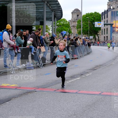 25.04.2026 - Das Zehntel Tim E. http://msf.ph/oto/9573671 25.04.2026 10:47:32 Ziel 6062, 6103, 6956, 7496, 7539, 7612, 7891 meine-sportfotos.de