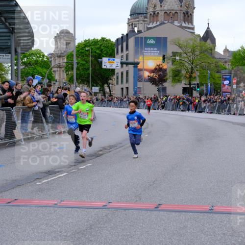 25.04.2026 - Das Zehntel Tim E. http://msf.ph/oto/9573684 25.04.2026 10:47:39 Ziel 5295, 6324, 6329 meine-sportfotos.de